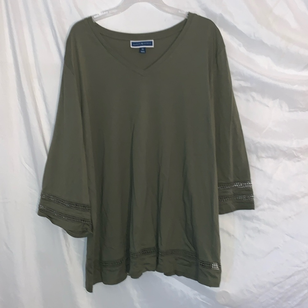 Green shirt very cute 2X